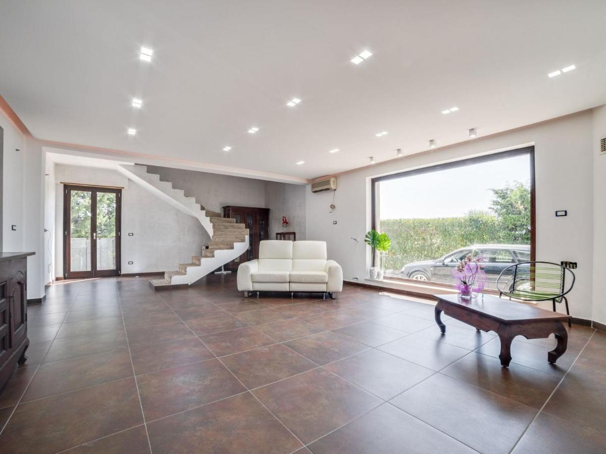 Belvilla By Oyo Modern Villa In Nissoria With Pool Exterior photo